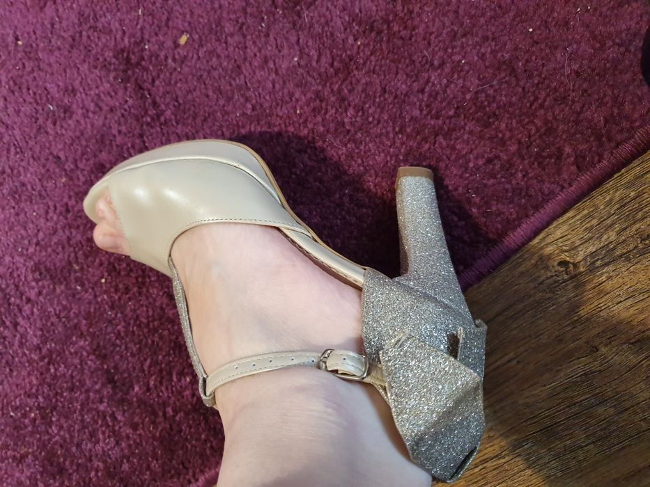 Pantofi din piele naturala+ piele gliter.