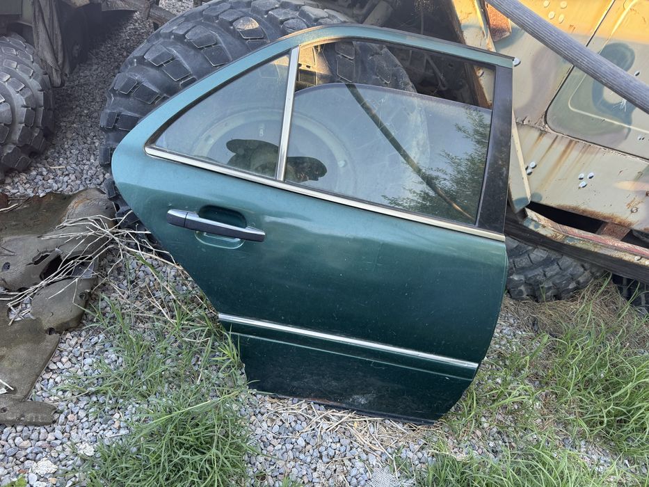 Двери от мерсадес бенз w202