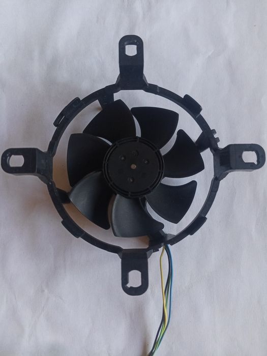 Компьютерный вентиляторча Сотилади