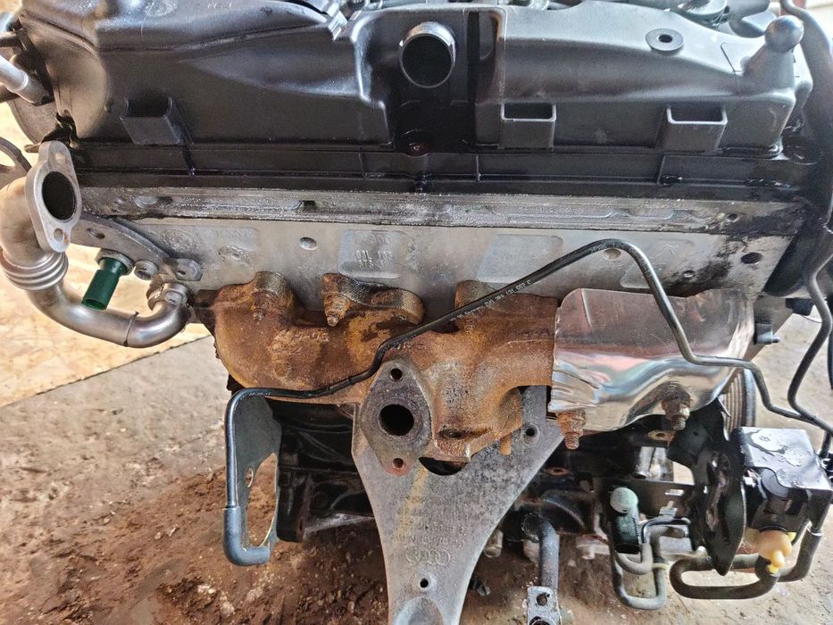 Galerie evacuare motor 2.0 CJC CGL CFG Seat Exeo Audi Q3 Q5 A4 A5 A6 Vw Passat 03L253033B