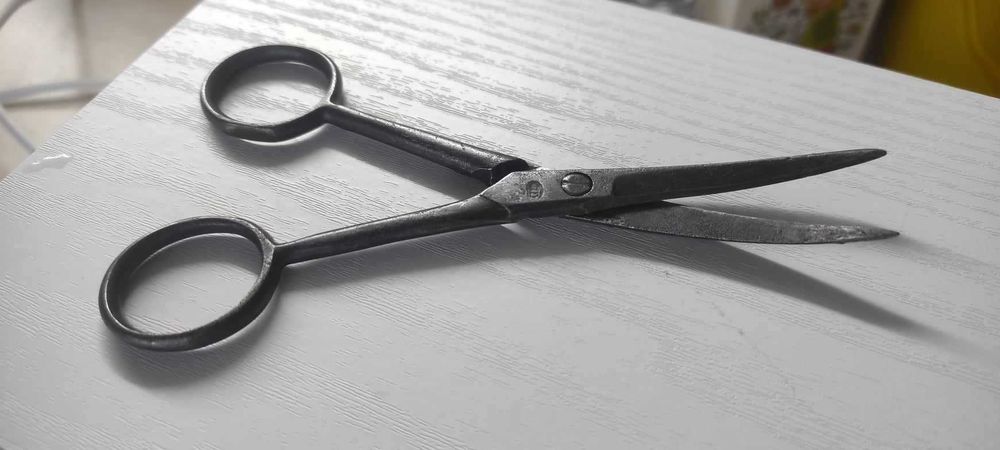 Много стара ножица!
