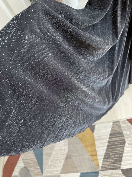 Продам платье размер 44-46 размер, одевала 1 раз.