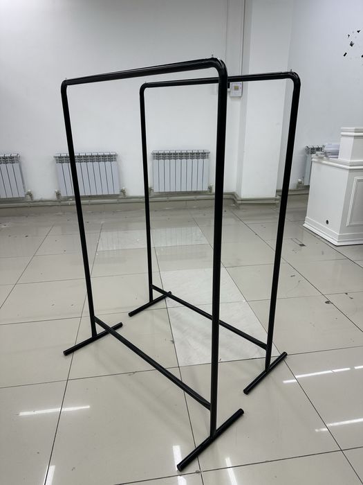 Рейл . Стойка для одежды.