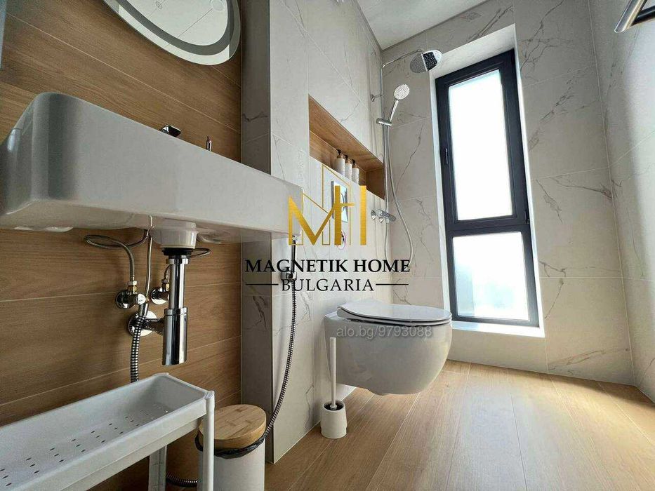 Великолепна къща с 3 спални, 4 бани, 2 паркоместа  в ж.к. Крайморие