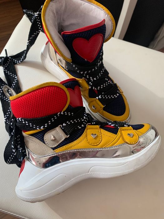 Love Moschino обувки