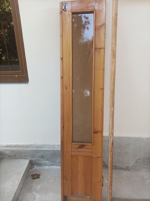 Yogʻoch eshik sotiladi,
