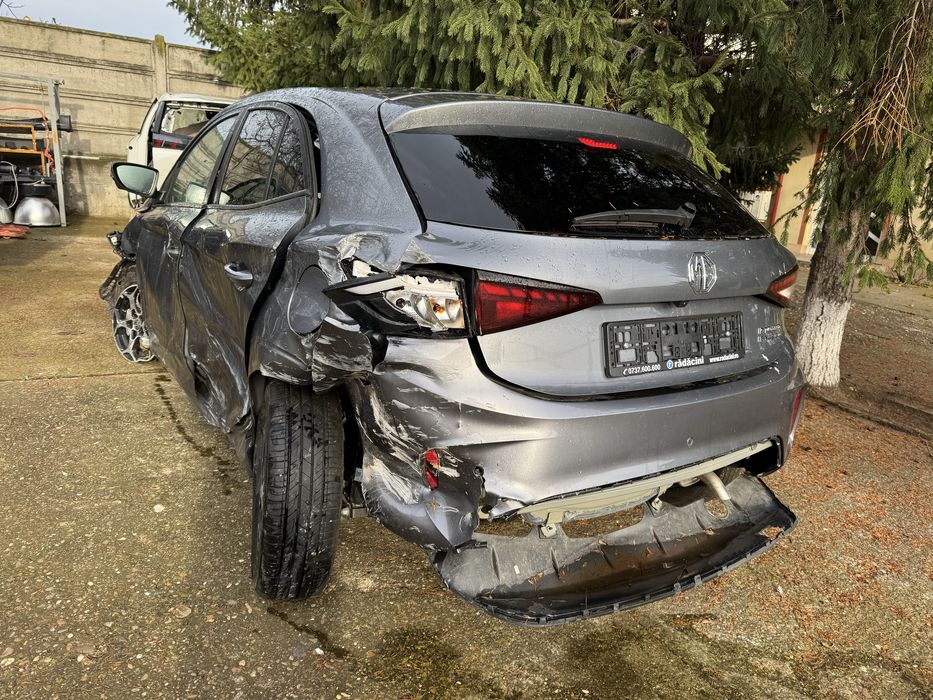 MG 3 Hybrid avariat fabricatie 2025 doar 4000km
