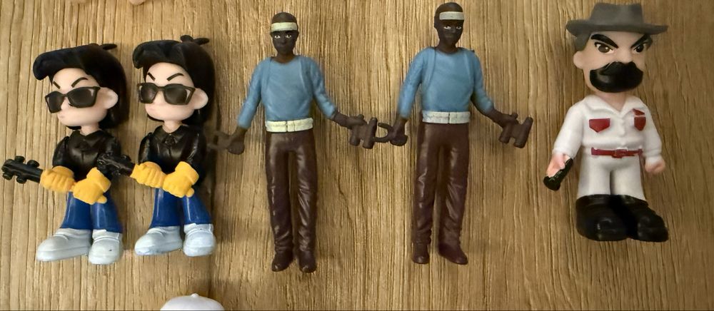 Разменям, продавам фигурки на Stranger things