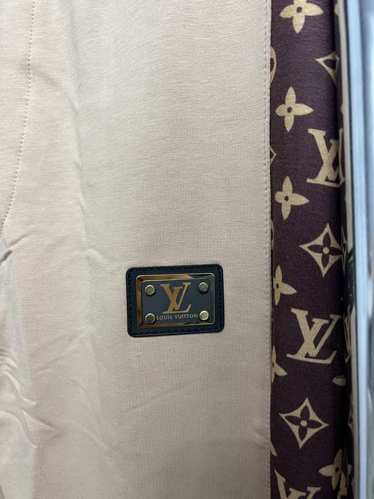 Compleu LOUIS VUITTON super calitate