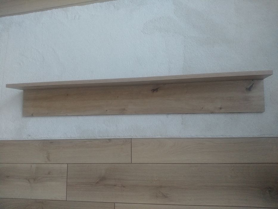 Продавам полица за стена