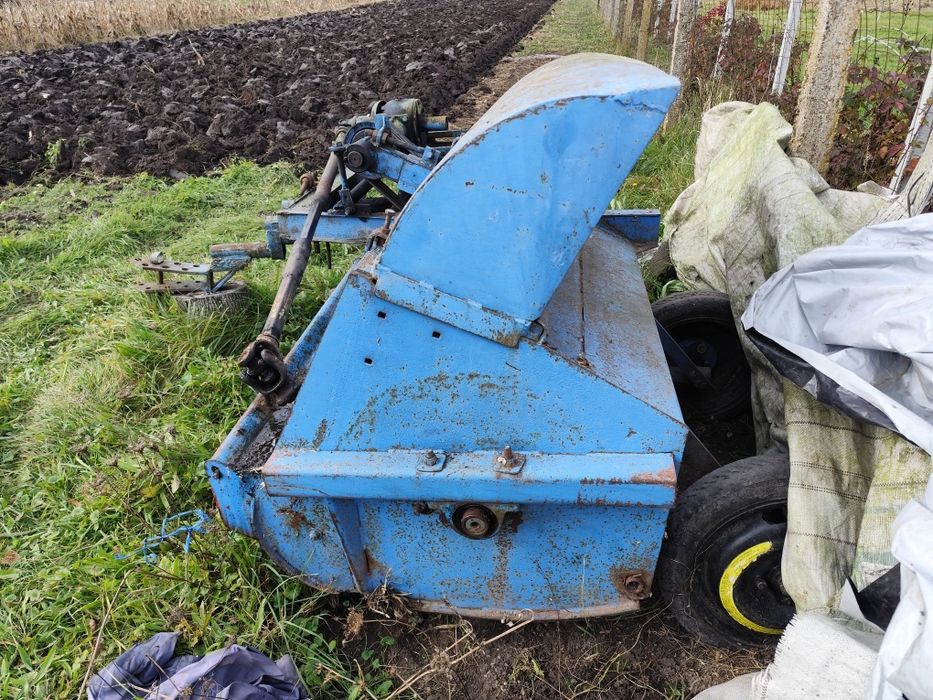 Tocător de resturi vegetale l, latine de lucru 1,65m .