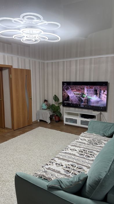 Продается пятикомнатная квартира.