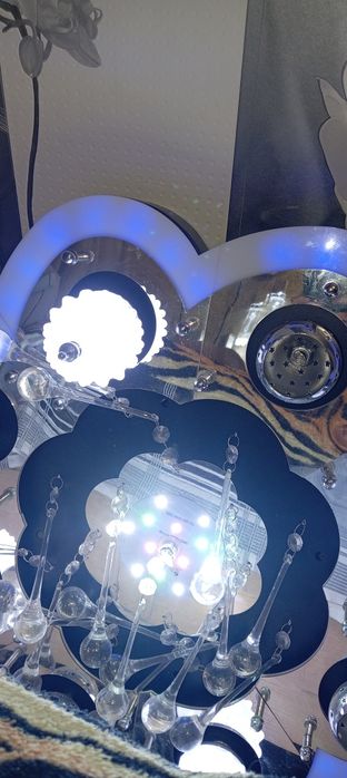 Люстра в рабочем состоянии