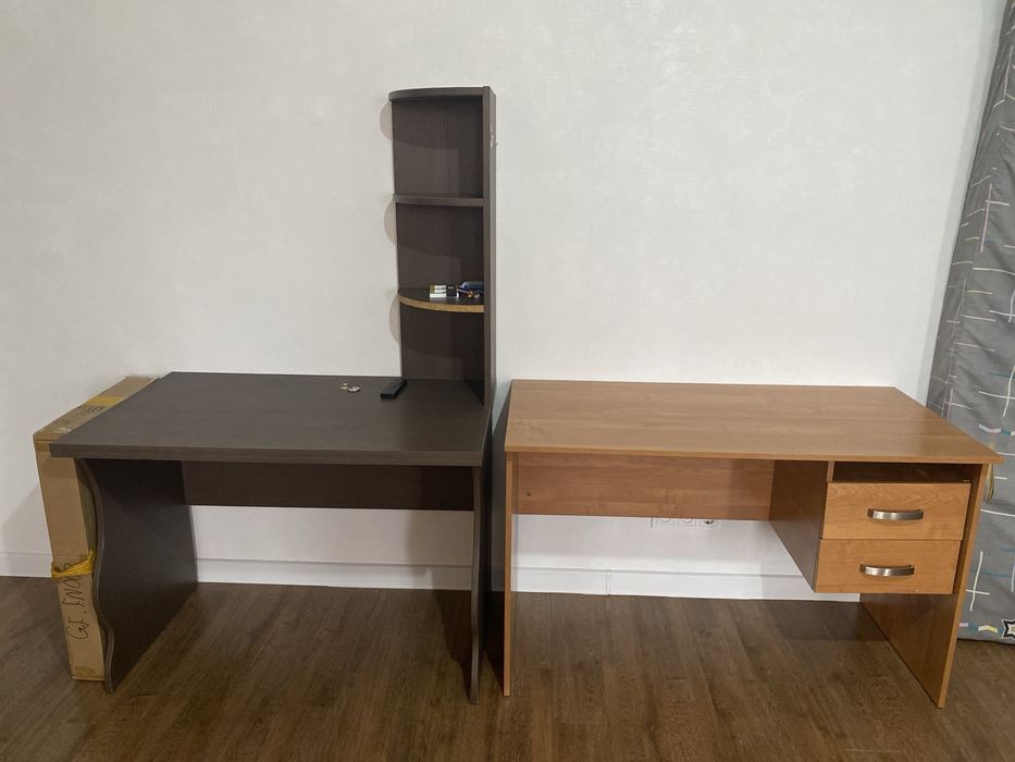 Продам два стола