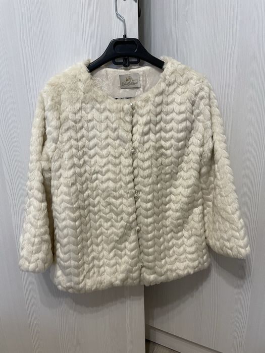 Меховая шубка белая