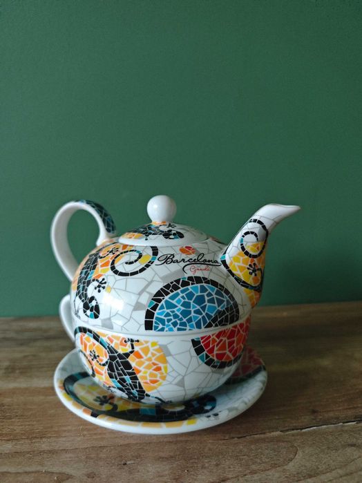 Чайник с чаша Барселона