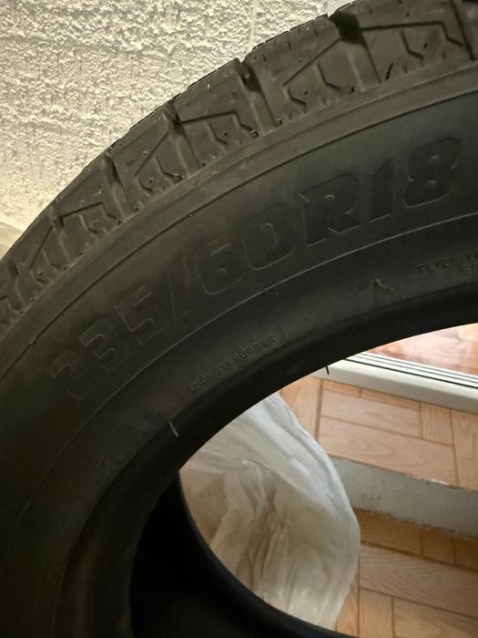 Зимние шины 235/60/18