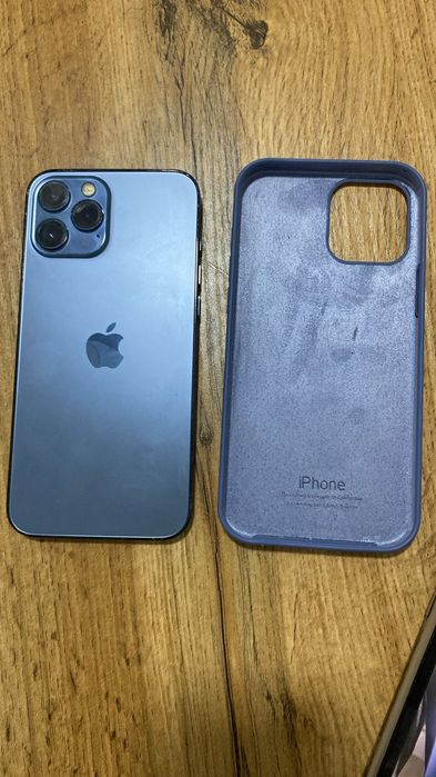 Айфон 12pro max хорошем состояни