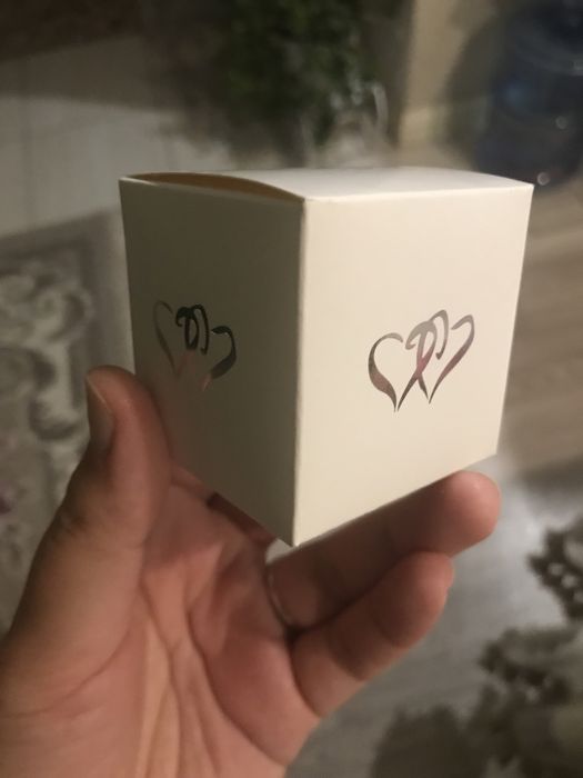 Продам белую бонбоньерку для свадьбы