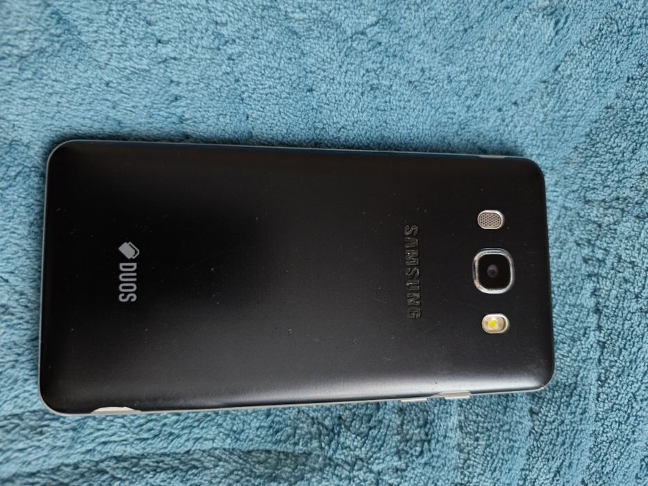 Продам телефон Самсунг J5