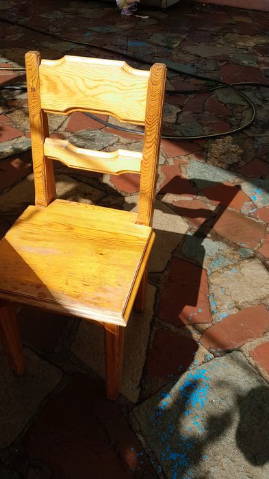 Деревянный стол и 6 стульев