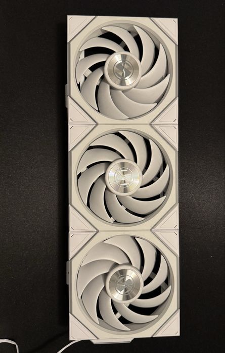 4x Ventilatoare Lian Li Unifan TL Wireless