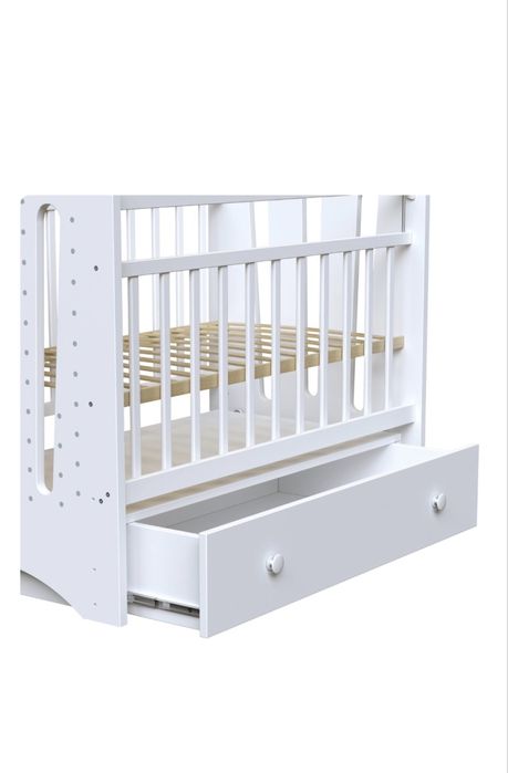 Детская кроватка-маятник с матрасом