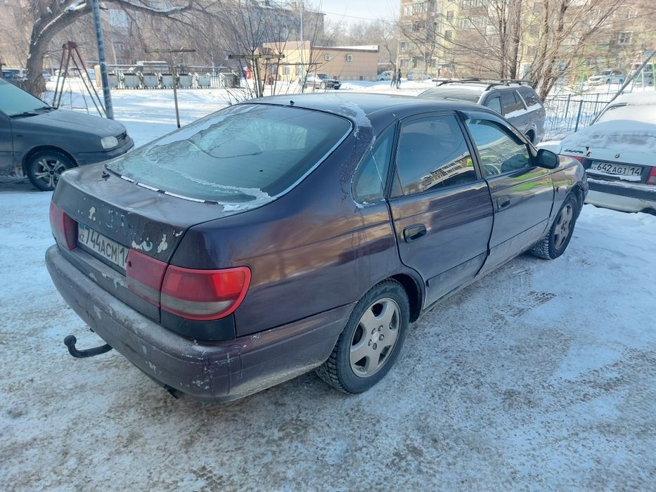 Продам Тойота карина е