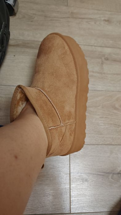 Ugg-uri noi mărimea 41