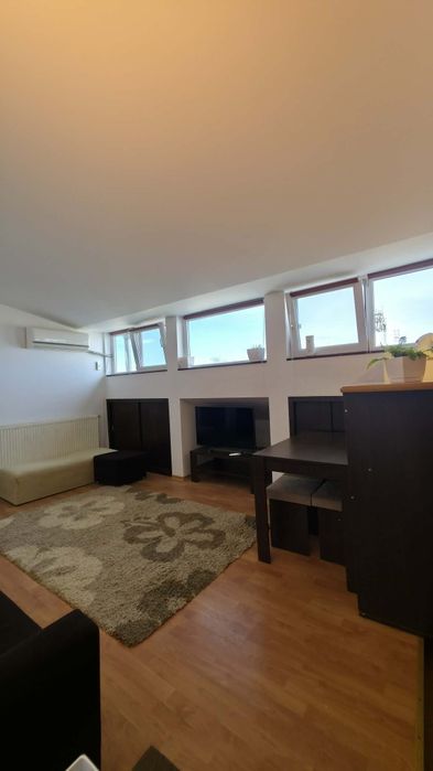 Închiriez apartament