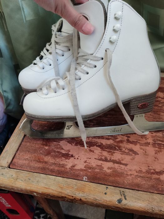 Продам коньки фигурные профессиональные детские
