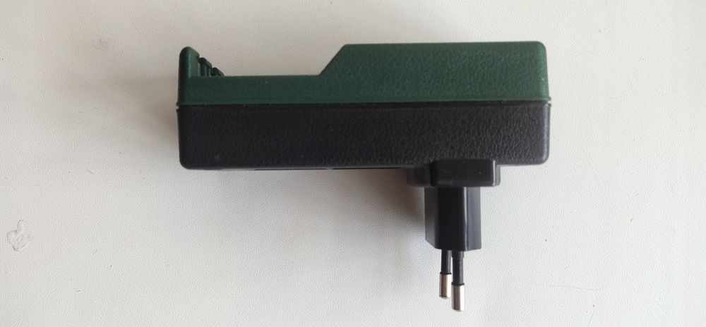 Зарядное устройство