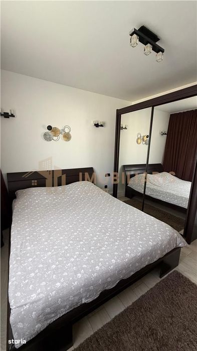 Apartament 3 camere + garaj, zona Moldovei