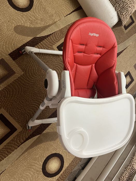 Продам коляску и стульчик для клрмления