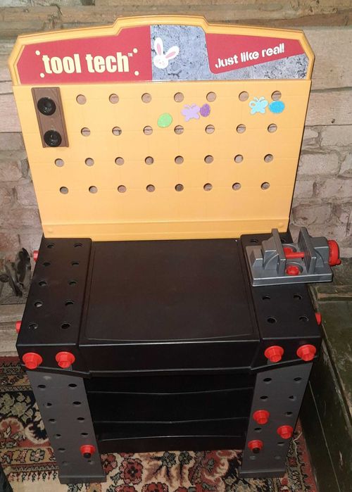 Jucarie tip banc de lucru