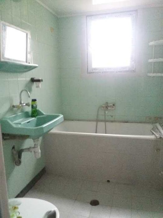 Дава се под наем Четиристаен апартамент в Хасково, Център - 120 кв.м за 278.97 € - Снимка #15