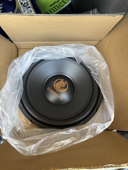 Inteltouch subwoofer + usilitil oziga tushadigan 4 estradniy kalonka