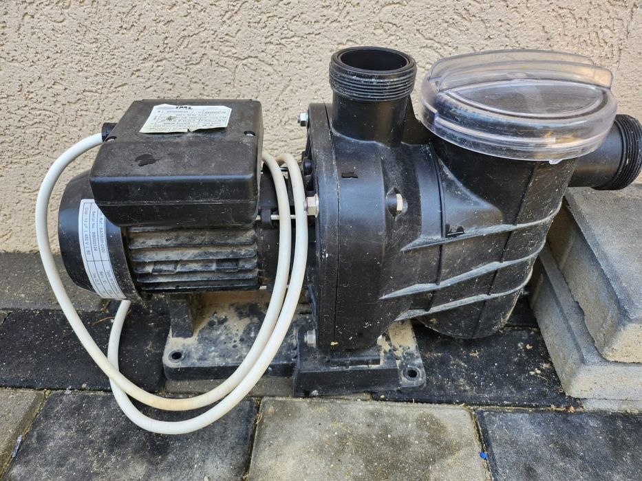 Pompa și  filtru cu nisip pentru  piscina mare îngropată