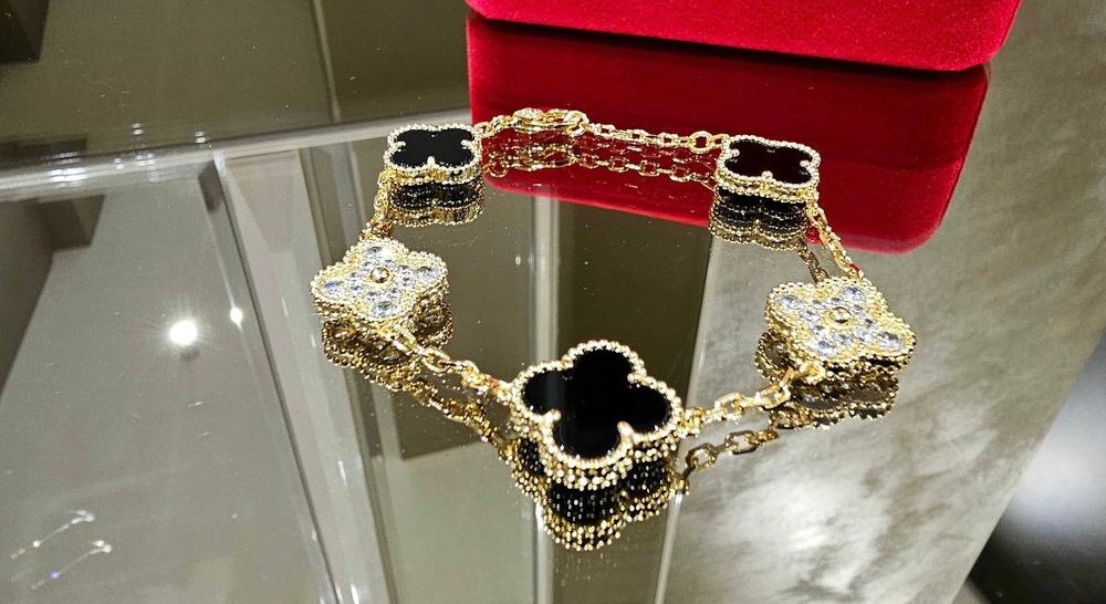 Нова гривна van cleef