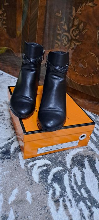 Продаётся женская обувь в отличном состоянии