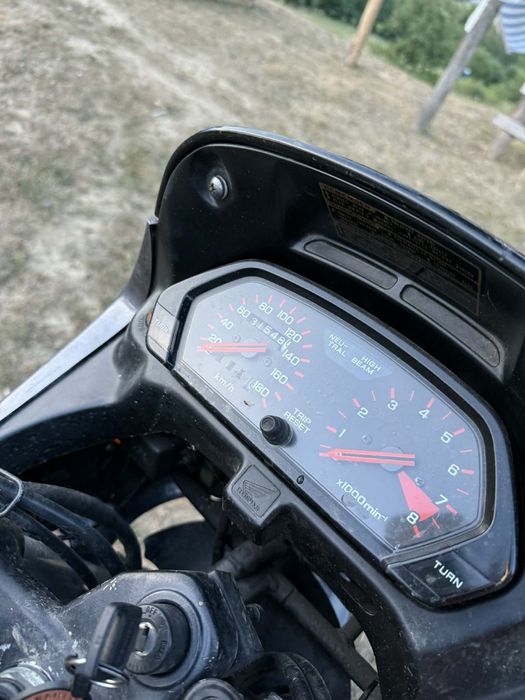 Vând Honda Dominator 650