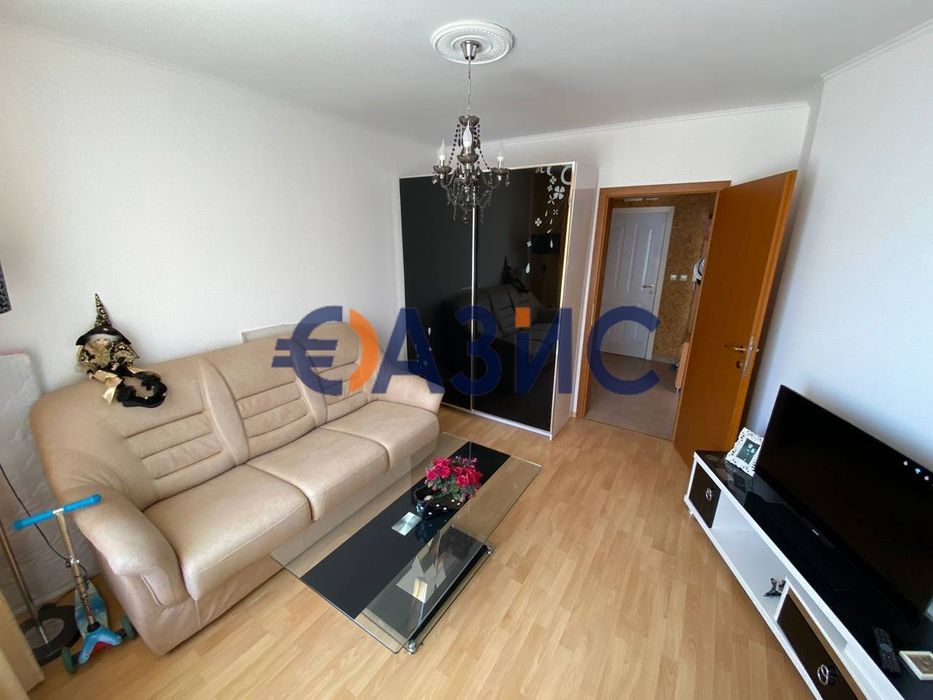 Тристаен апартамент с 2 спални с изглед към морето, в комплекс