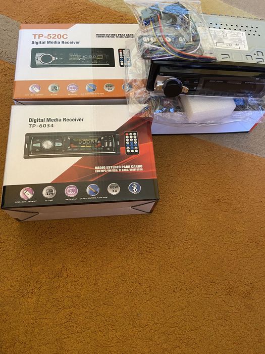 Casetofon Auto cu Bluetooth MP3 Player Stik Aux Radio Card Telecomanda