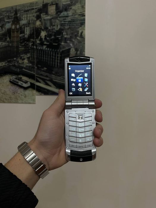 Vertu Ayxta Classik 2 SIM | Signature Yengi Dostavka bor | IPHONE