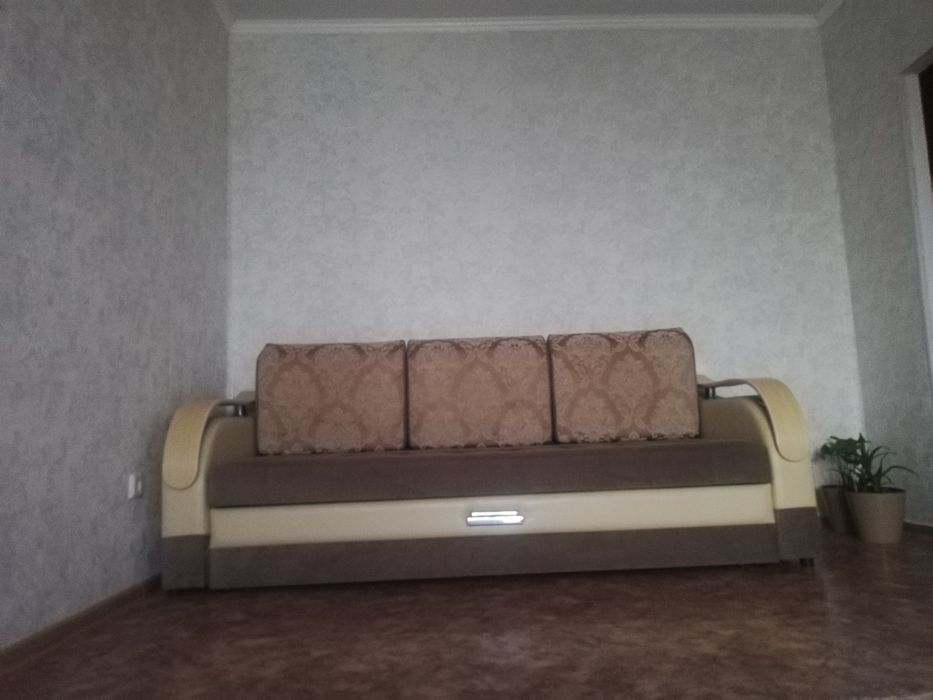Срочно диван в нур сити