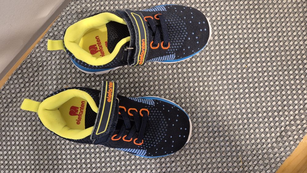 Adidași elefanten mărimea 24 ca noi usori