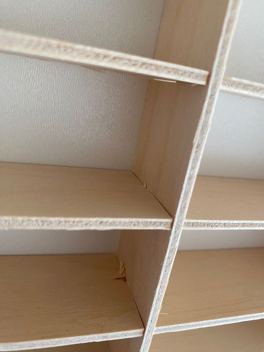 Дефектна дървена етажерка за колички, рафт, 80 отделения, хоризонтален