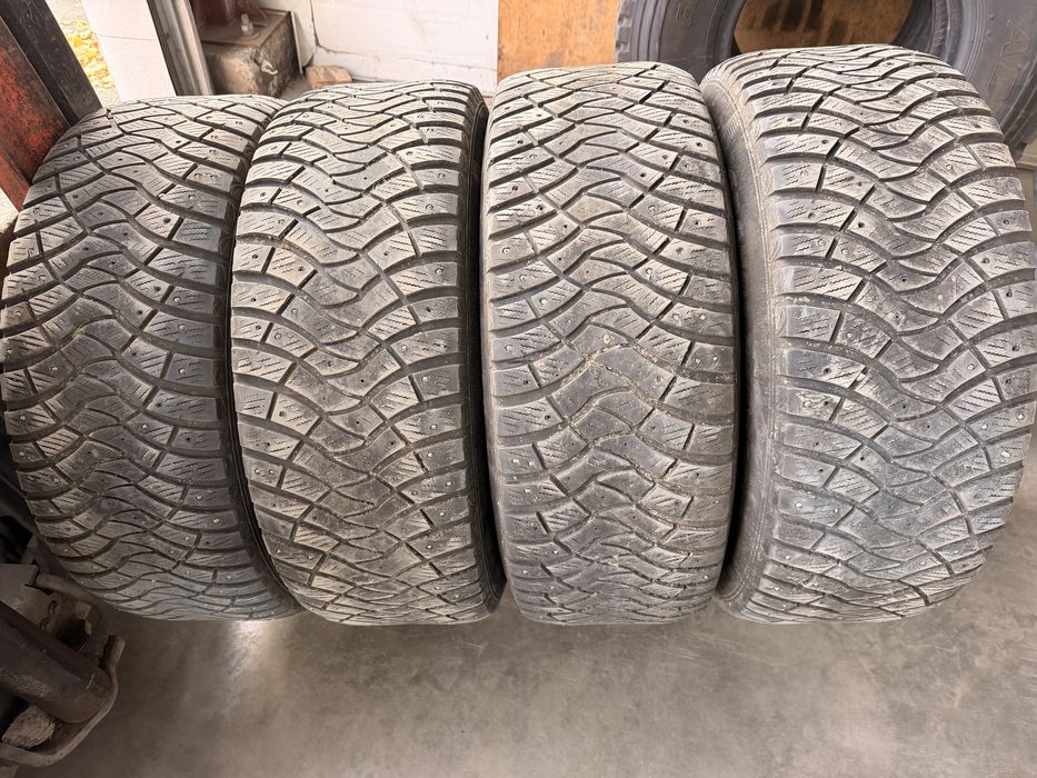 Продам шину Dunlop 285/60/R18
