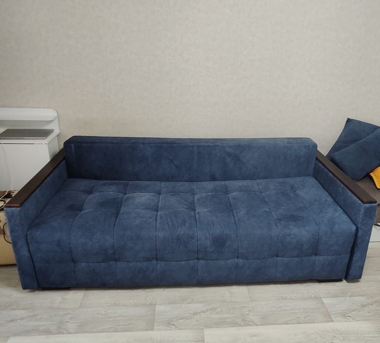 Продам диван б/у.