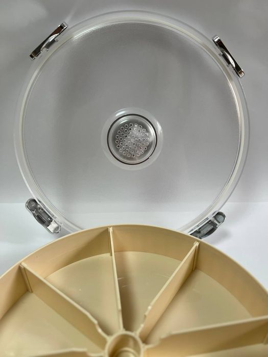 Контейнер на стол для закуски